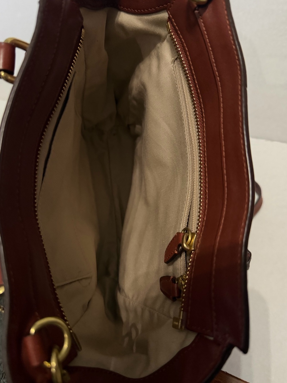 COACH Classic chestnut brown crossbody UEC 9x8x3, top zipper.Strap& 2 handles - Picture 3 of 14